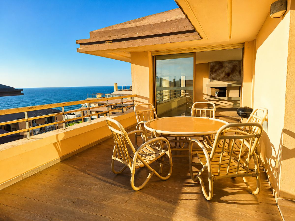 Terrasse vue mer - appartement Plage des Nations