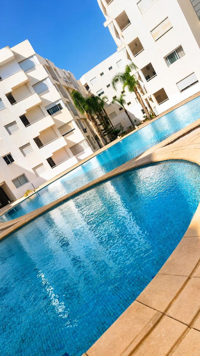 Piscine de la résidence — appartement Bouznika