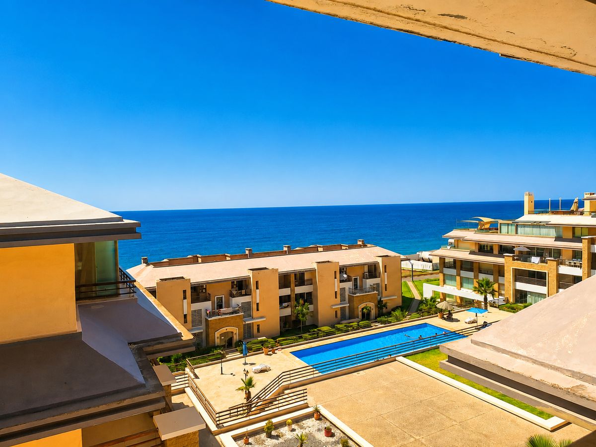 Vue mer et piscine